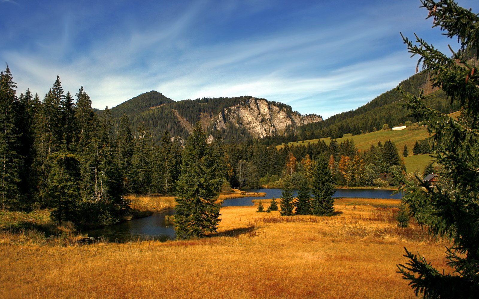 出发时间与奖牌概率成正相关,出发时间和到达时间