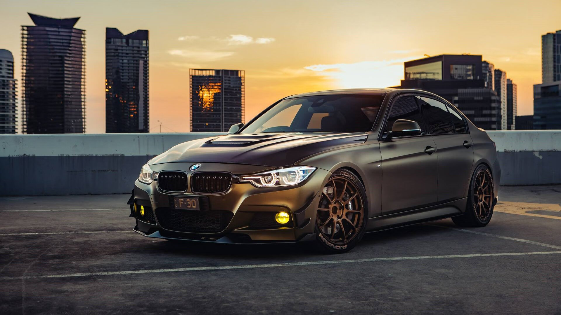 “马科斯·梅特罗的精准传球与冲刺能力，打破美洲狮队的进攻瓶颈”