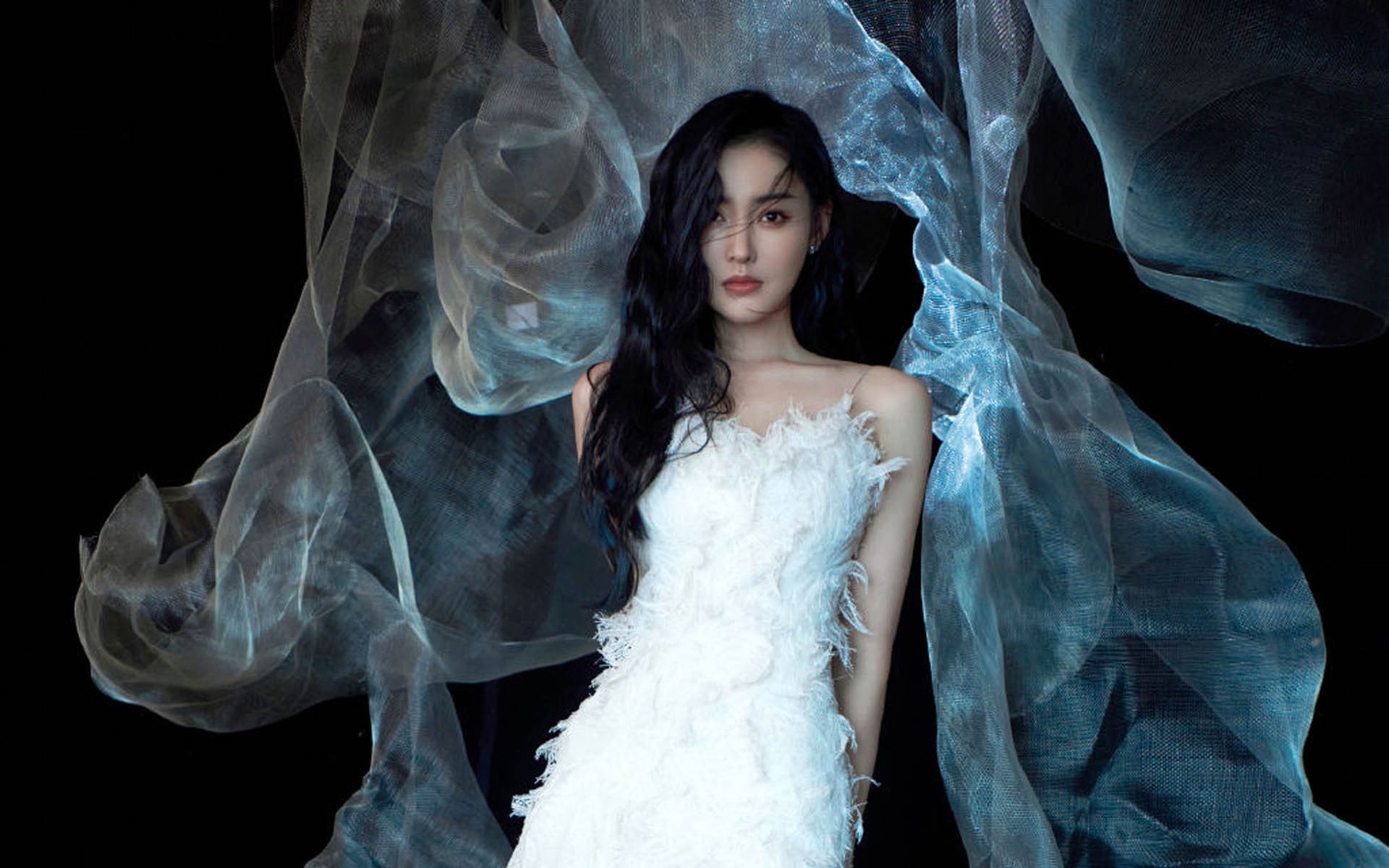 奥斯马尔·奥尔韦拉赛场表现赢得喝彩，奥马尔现状